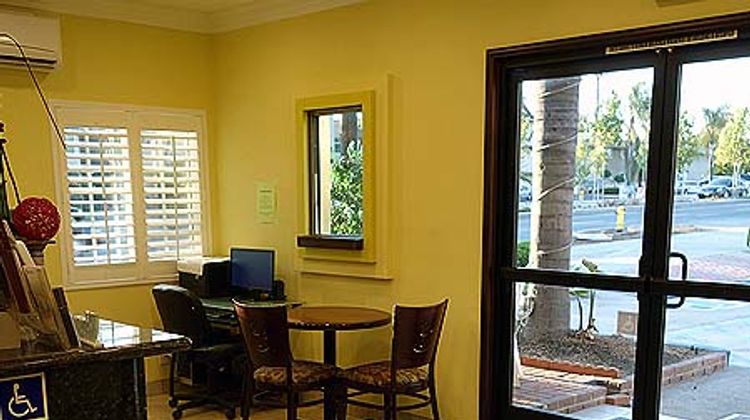 Garden Inn Hotel Lobby