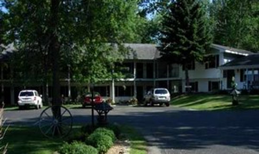 Parkside Inn Exterior