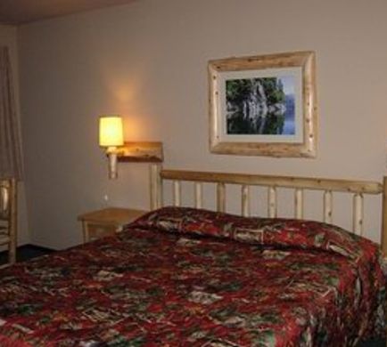 Wildwood Inn Motor Lodge Room