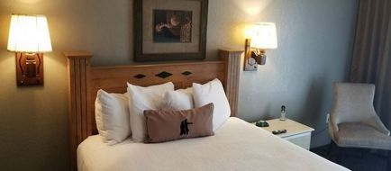 Lewis & Clark Motel Room