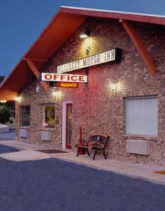 Hillcrest Inn & Suites