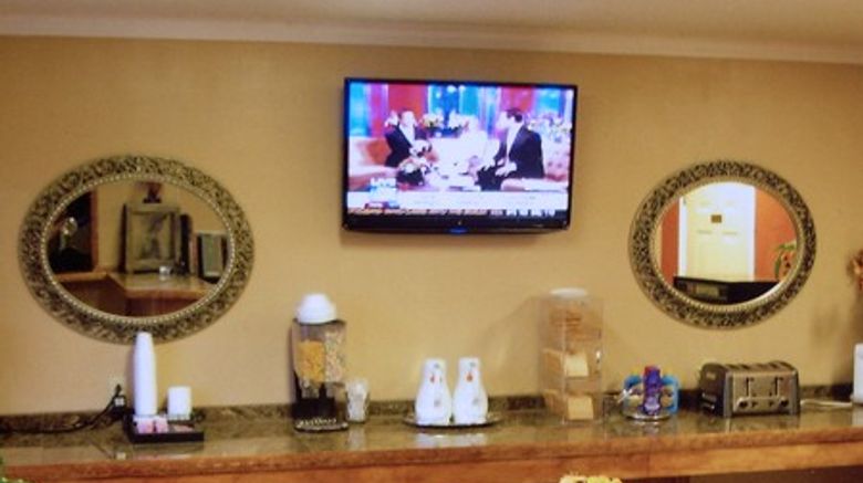 <b>Hillcrest Inn & Suites Lobby</b>