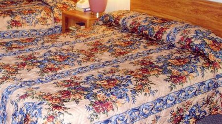 <b>Hillcrest Inn & Suites Room</b>