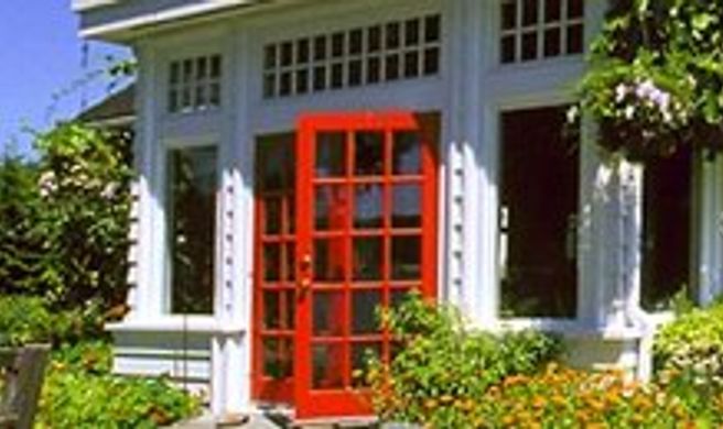 Sooke Harbour House Exterior