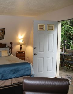 Mountain Meadows Inn and Chalet Suites