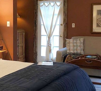 Manitou Lodge Bed & Breakfast Room