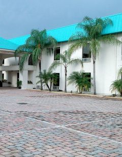 Lakeshore Resort & Marina