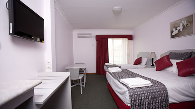 Hume Villa Motor Inn Room