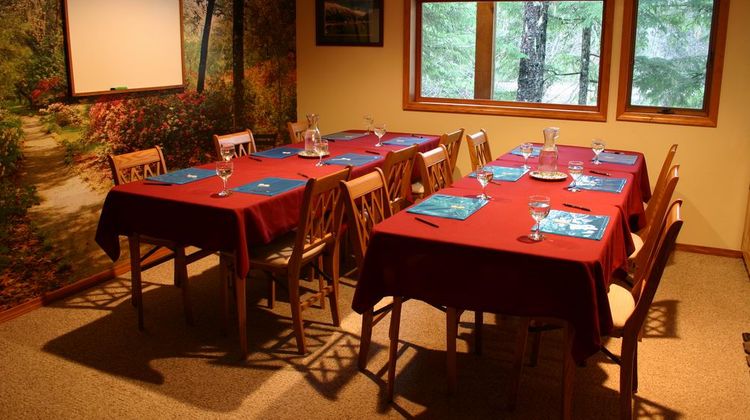 Pearsons Pond Luxury Inn & Adventure Spa Meeting
