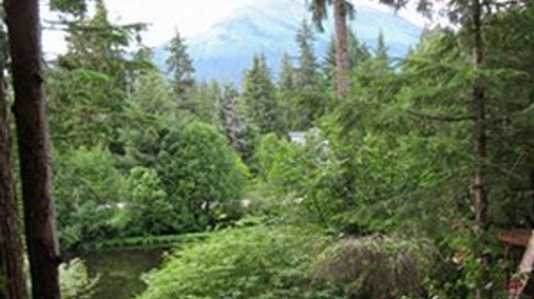 Pearsons Pond Luxury Inn & Adventure Spa Restaurant