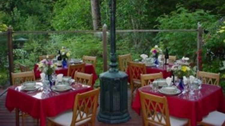Pearsons Pond Luxury Inn & Adventure Spa Restaurant