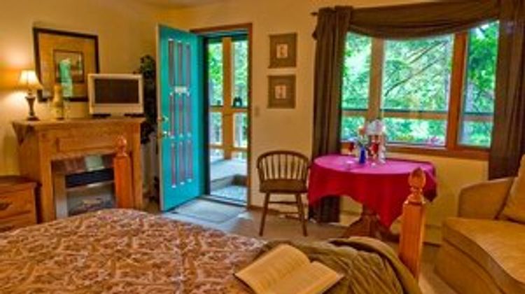 Pearsons Pond Luxury Inn & Adventure Spa Room