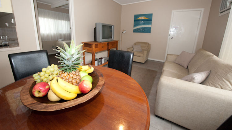 Admiral Motor Inn Suite