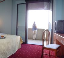 Tiby Hotel Room