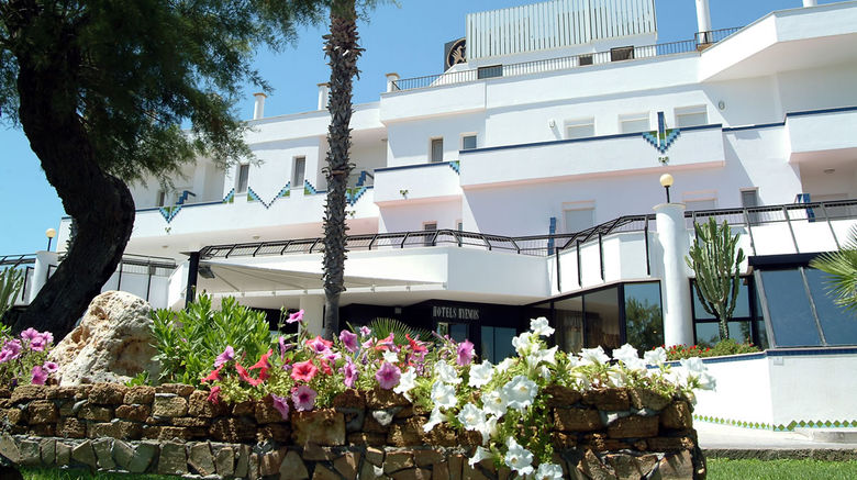 Hyencos Calos Hotel Exterior