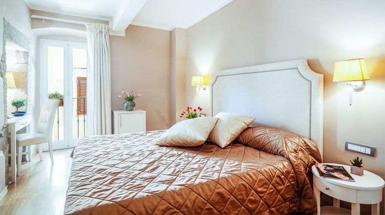 <b>Centrale Hotel Room</b>