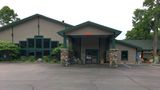 Rustic Manor Motor Lodge Exterior