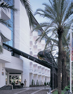 Elegance Hotel