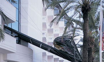 Elegance Hotel