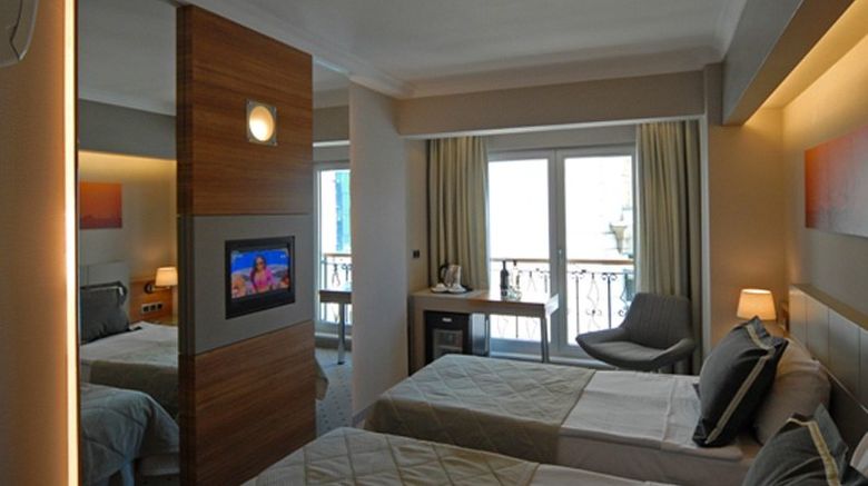 <b>Klas Hotel Room</b>