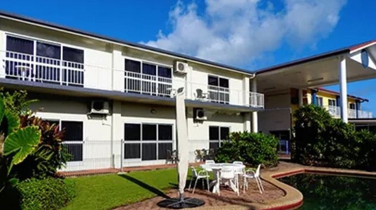 Barrier Reef Motel Exterior