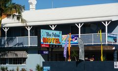 Blue Pelican Motel