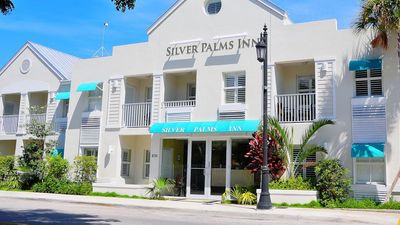 Silver Palms Inn