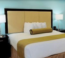 Silver Palms Inn Room