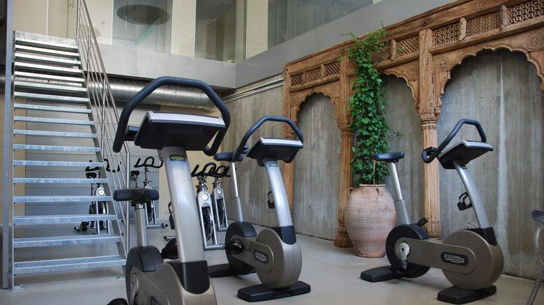 <b>Donny Hotel Health</b>