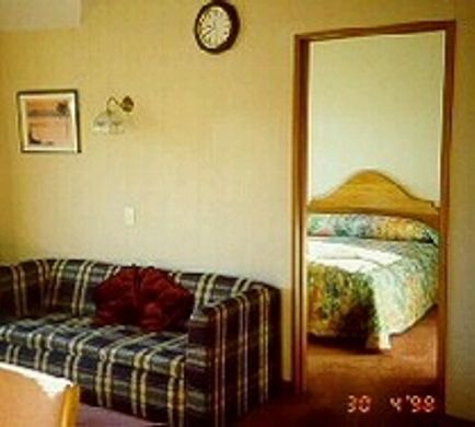 Allan Court Motel Suite