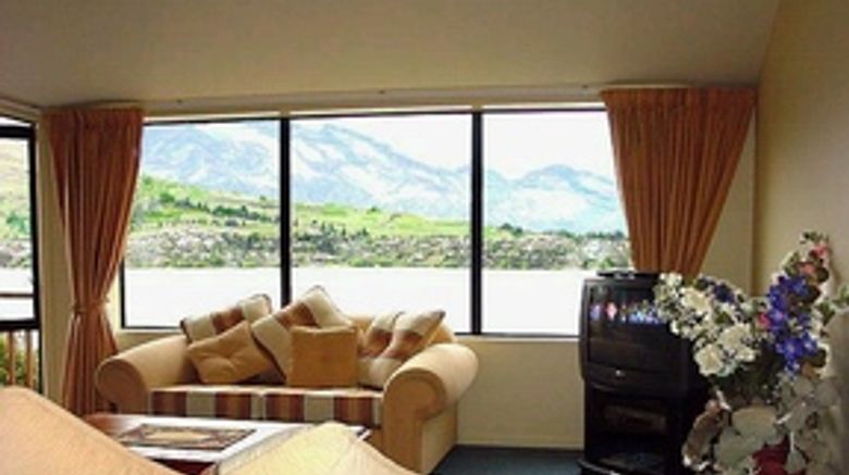 <b>Spinnaker Bay Luxury Condominiums Room</b>