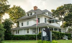 Night Swan Intracoastal Bed & Breakfast