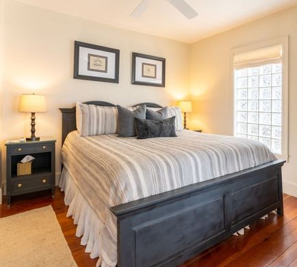 Night Swan Intracoastal Bed & Breakfast Room