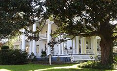 Breeden Inn, Cottages & Retreat B&B
