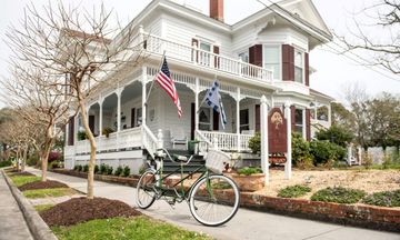 Pecan Tree Inn