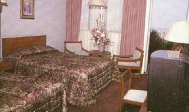 Granada Inn Room