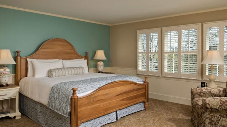 <b>Chatham Wayside Inn Room</b>
