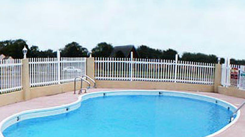 <b>Express Inn Pool</b>