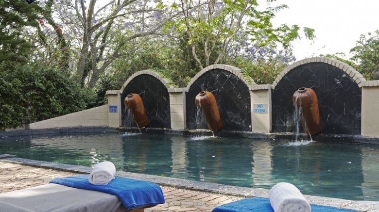 <b>Shangri-La Country Hotel Pool</b> <b>Shangri-La Country Hotel Pool</b>