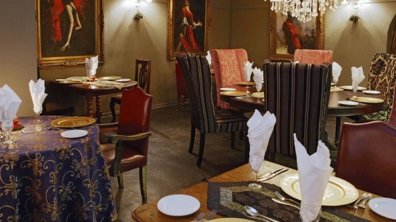 <b>Shangri-La Country Hotel Restaurant</b> <b>Shangri-La Country Hotel Restaurant</b>
