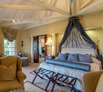 Blue Mountain Luxury Lodge Room