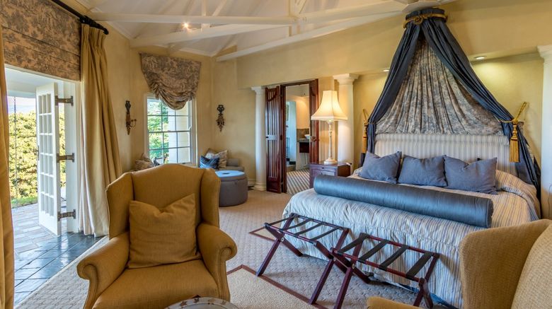 <b>Blue Mountain Luxury Lodge Room</b> <b>Blue Mountain Luxury Lodge Room</b>