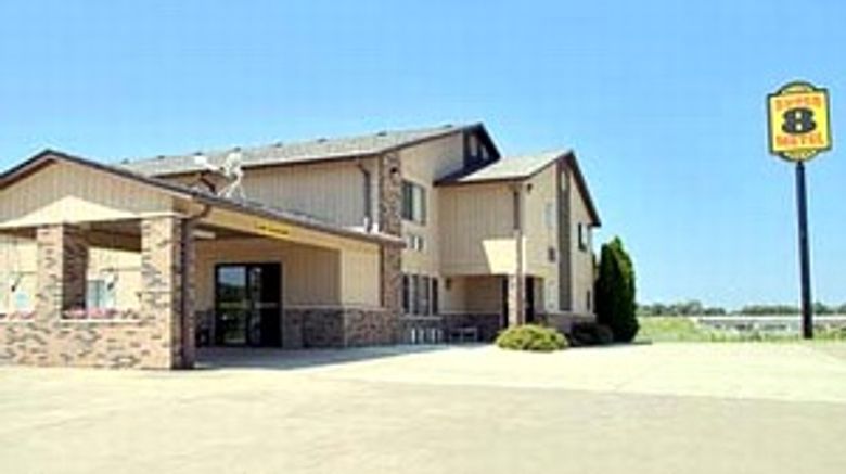 Super 8 Anamosa Exterior