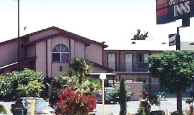 Quality Inn Victorville I-15 Exterior