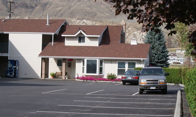 The Ranchland Inn Exterior