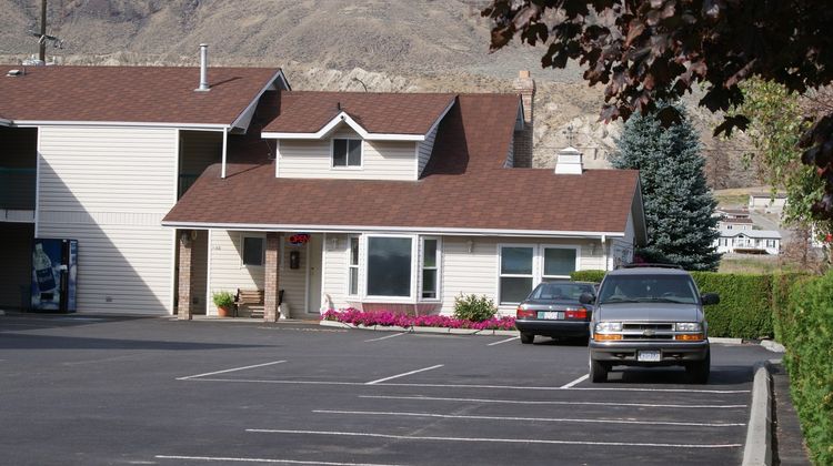 The Ranchland Inn Exterior