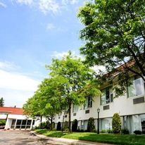 Adams Airport Inn
