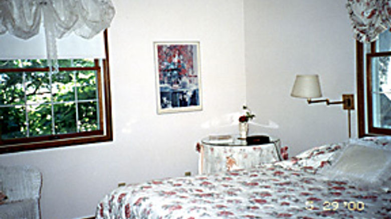 Fitz Place Inn  and  Vineyard Room