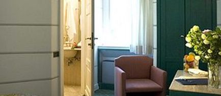 The Richmond Hotel Room