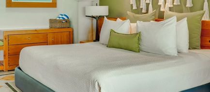 PA Beach Club & Hotel by GuruHotel Room